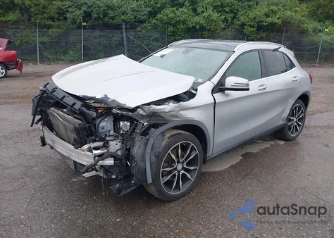 2015 Mercedes-Benz Gla 250 z USA, uszkodzony, nr VIN WDCTG4EB1FJ128030
